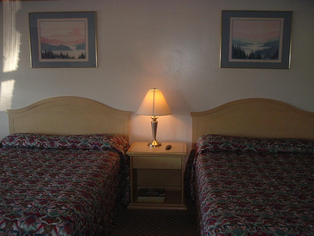 Fels Three Crown Motel Clarence Exterior photo